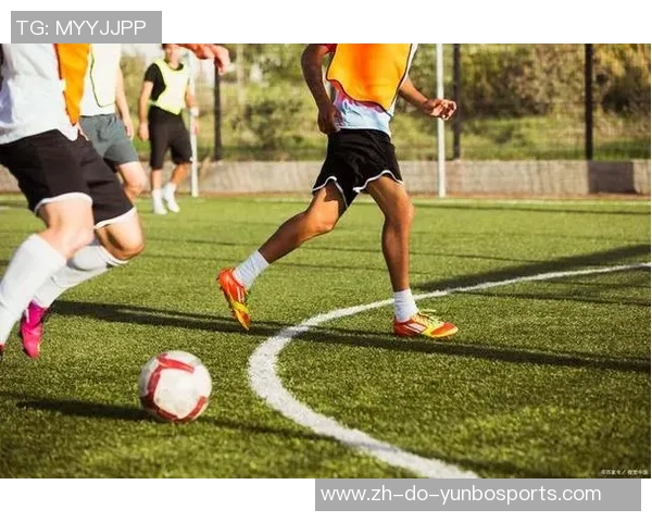 中国足球球星肌肉塑造之路:健身训练与体能提升的成功案例分析 中国足球球星肌肉塑造之路:健身训练与体能提升的成功案例分析