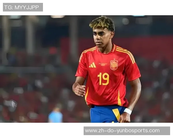 最近足球赛中最帅球星风采展示引领潮流成为球迷热议焦点 最近足球赛中最帅球星风采展示引领潮流成为球迷热议焦点