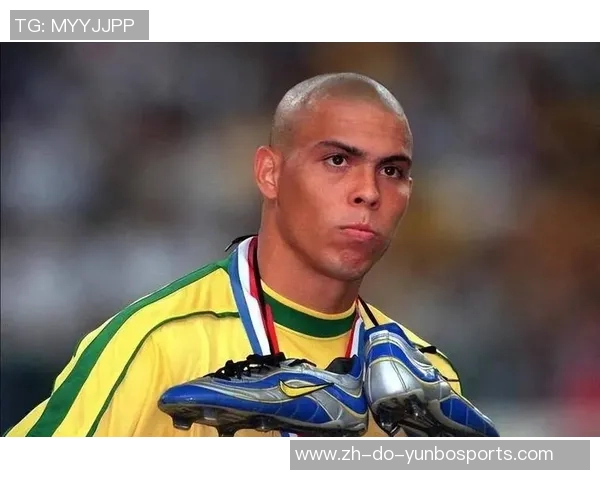 足球世界球星荣誉之路:从青涩少年到顶级巨星的辉煌征程 足球世界球星荣誉之路:从青涩少年到顶级巨星的辉煌征程